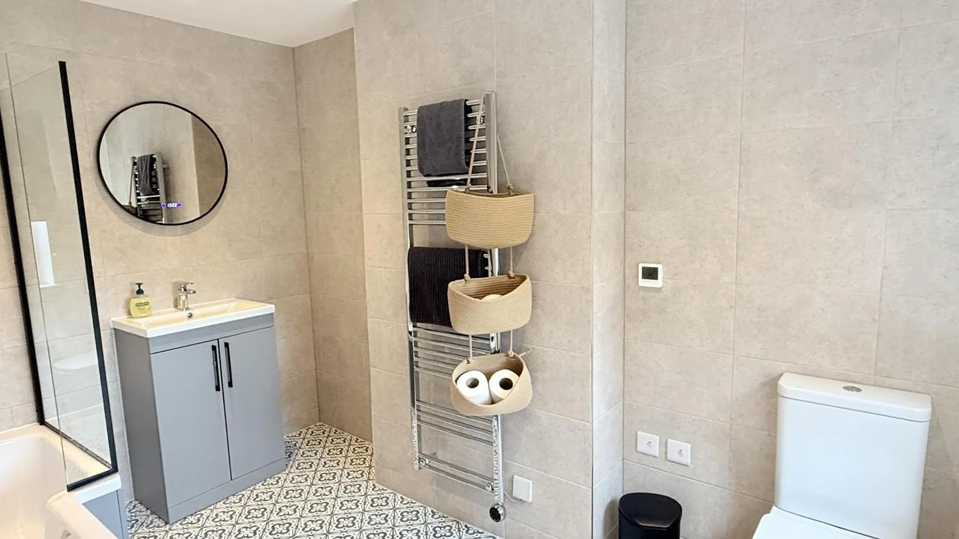 Beautiful Four Bedroom House, Two Bathroom, Huge Kitchen With Free Parking Southampton United Kingdom