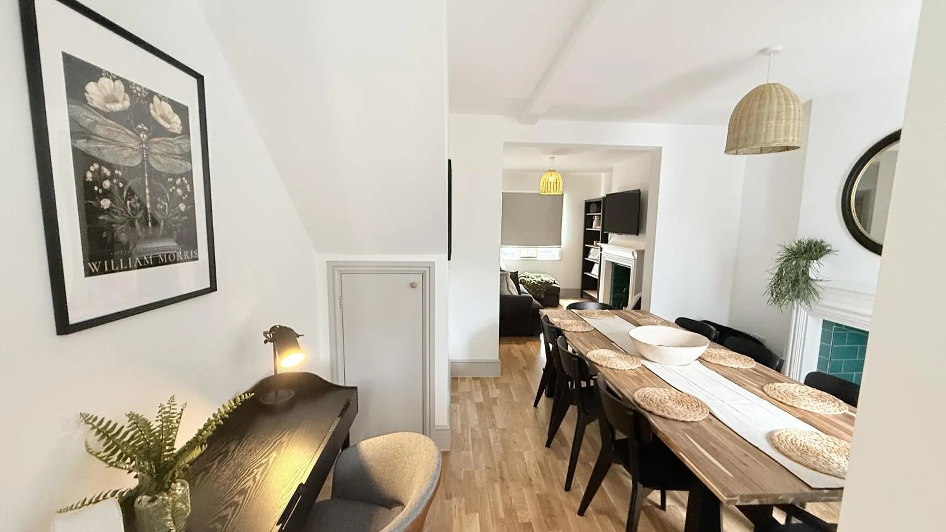 Beautiful Four Bedroom House, Two Bathroom, Huge Kitchen With Free Parking Southampton United Kingdom